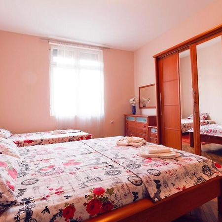 Apartment Sofija Ниш Екстер'єр фото